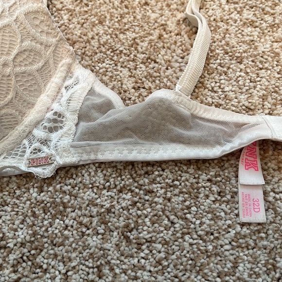 Beautiful white Date Push Up - Picture 2 of 4